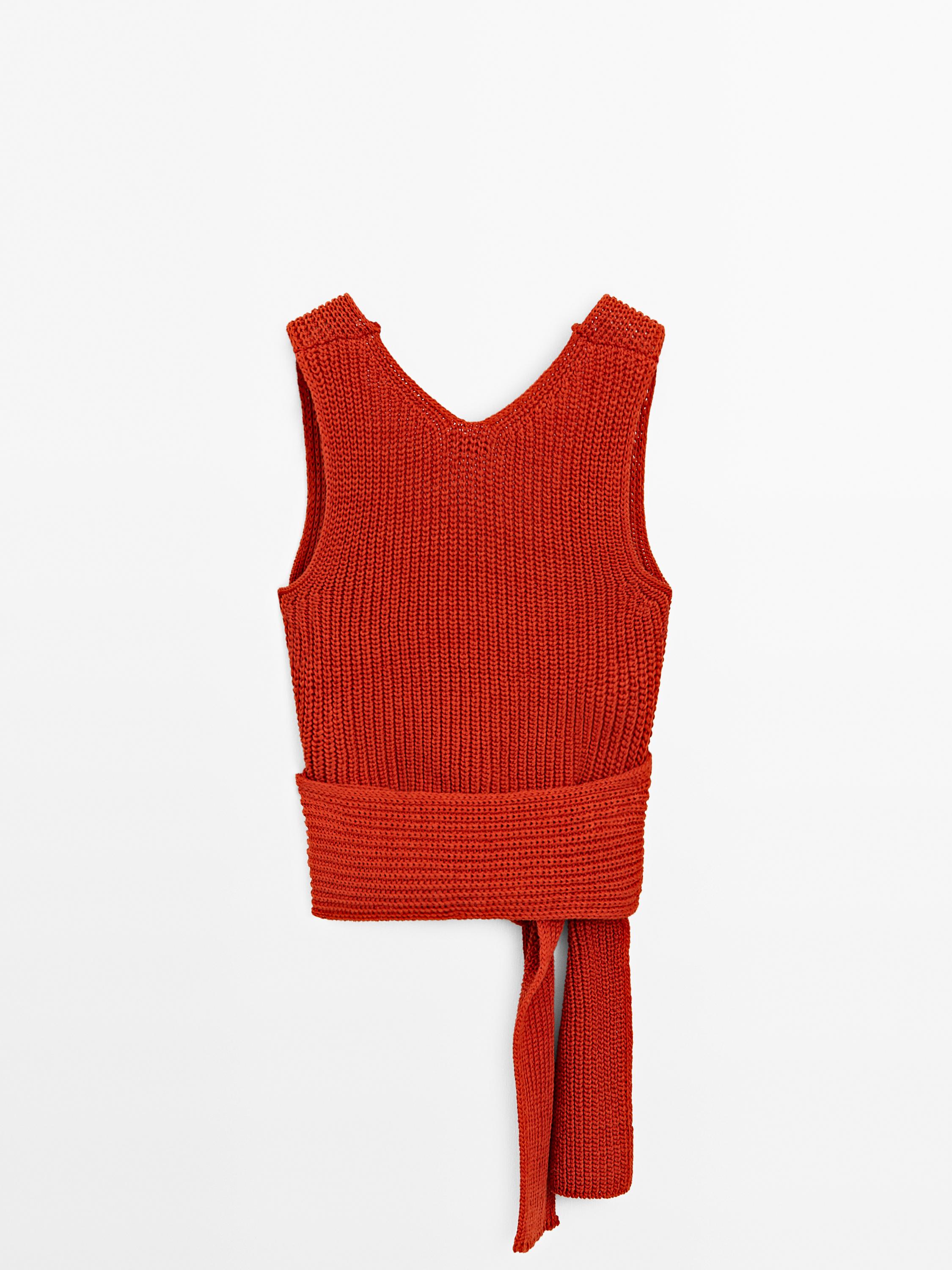 100% cotton top with tie detail